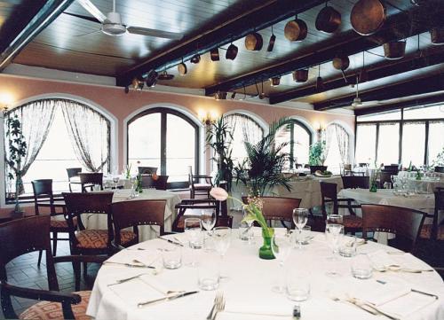 Hotel Ristorante Corona Lukka Restauracja zdjęcie
