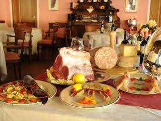 Hotel Ristorante Corona Lukka Zewnętrze zdjęcie