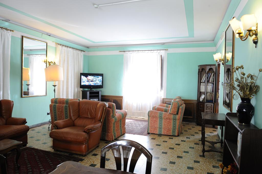 Hotel Ristorante Corona Lukka Zewnętrze zdjęcie